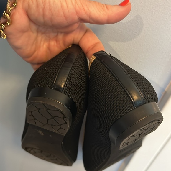 EUC Vionic Flats size 8 - Picture 3 of 4